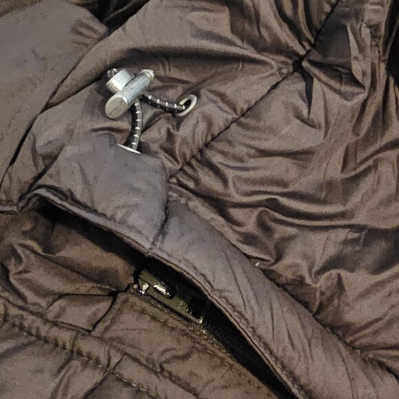 Athleta CYA Downieville Fur Goose Down Puffer Hooded Vest NWOT XS Green Olive - Picture 10 of 10